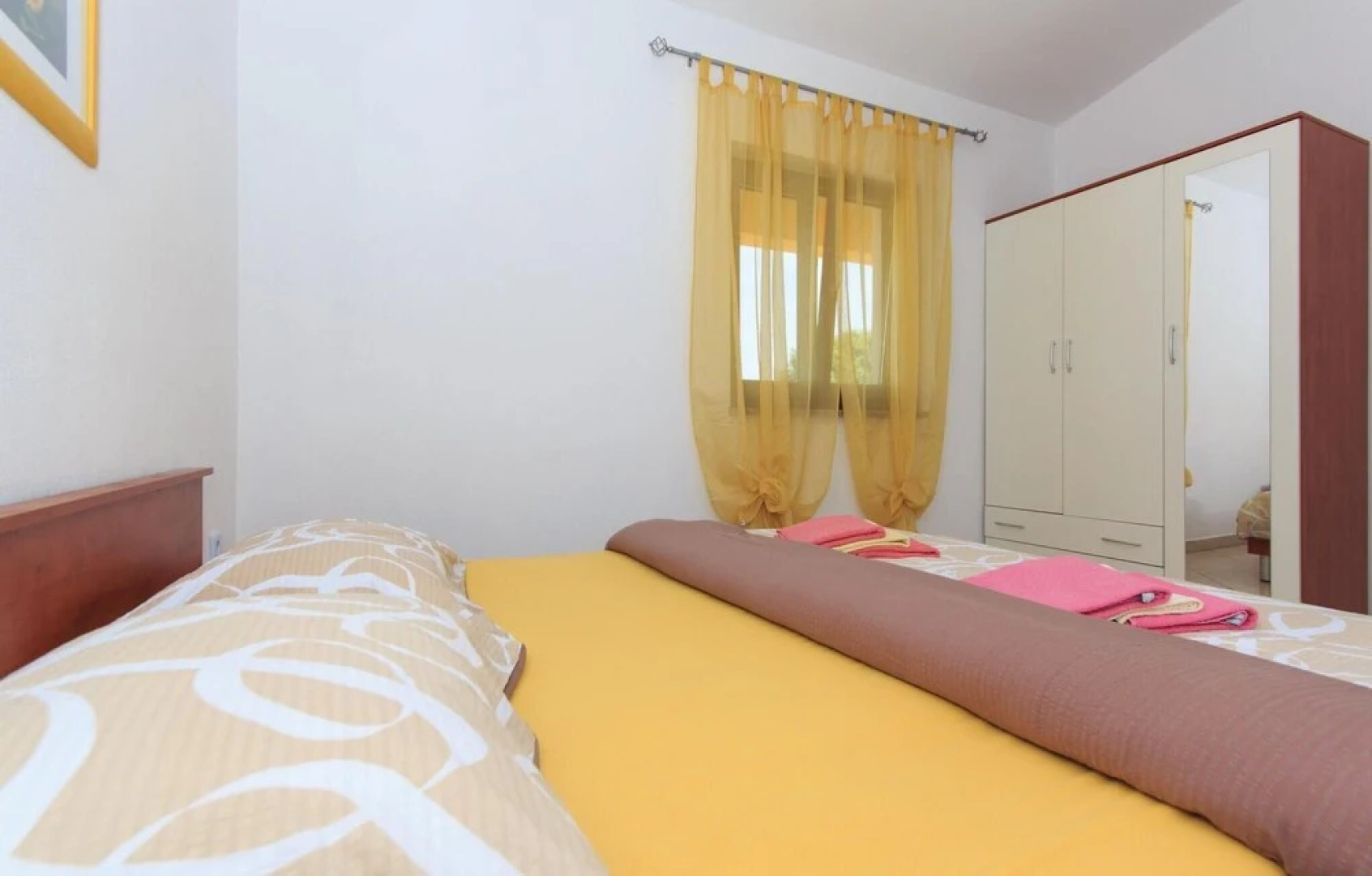 Awesome Home in Pula with Hot Tub, WiFi & 5 Bedrooms