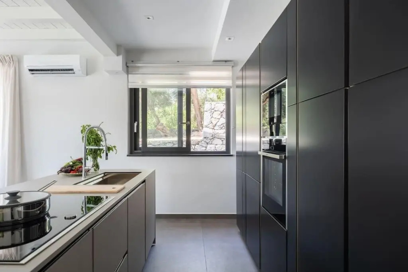 3 Bedroom Modern Villa, Pool, Savoca, East Sicily