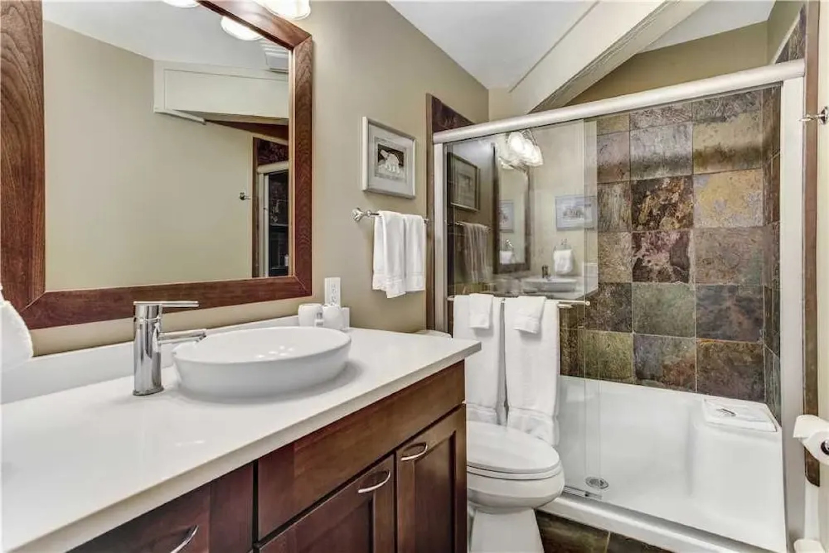 Woodbridge 19C - 2 Bedrooms Condo