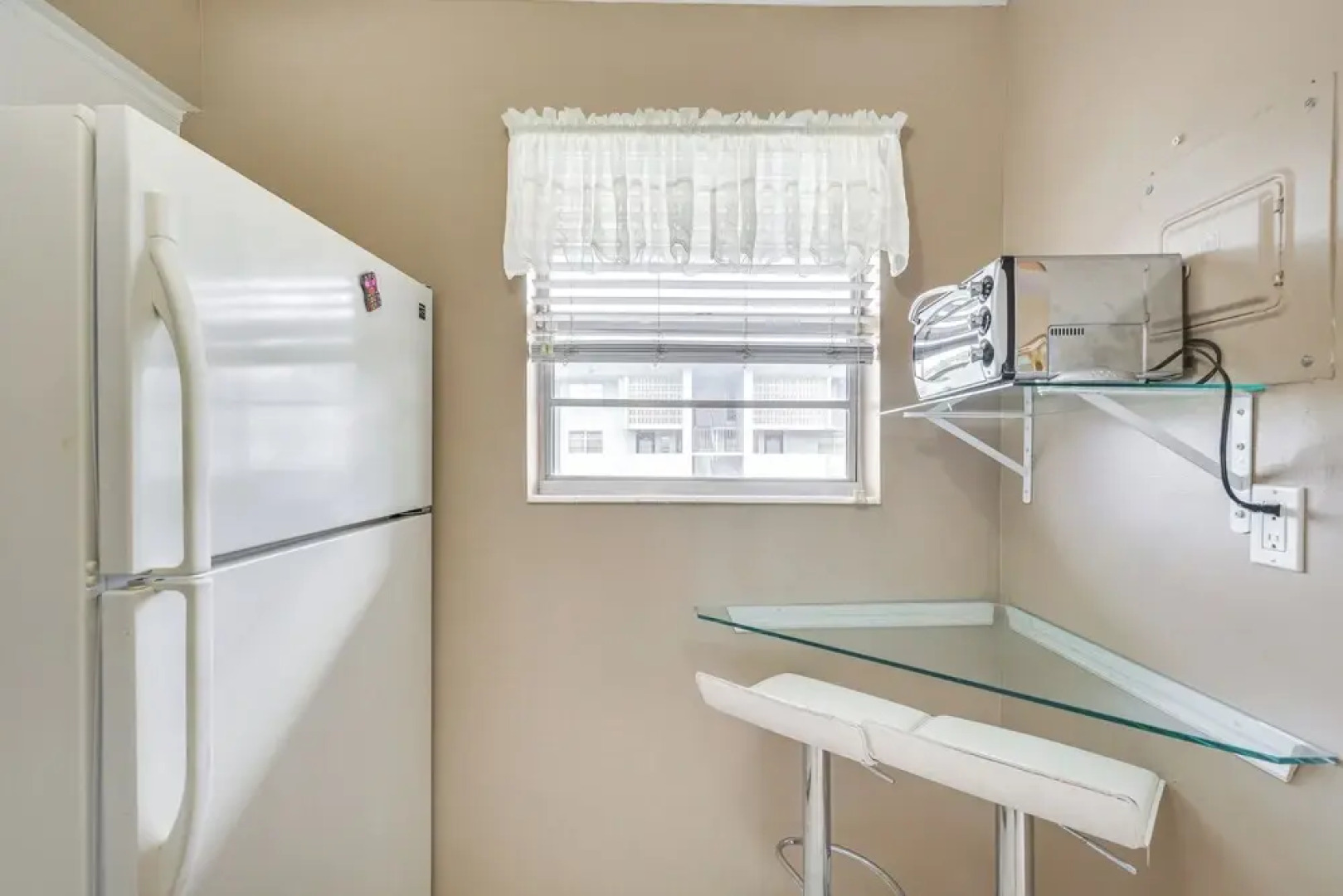 9 Mi to Pompano Beach: Condo w/ Resort Perks!