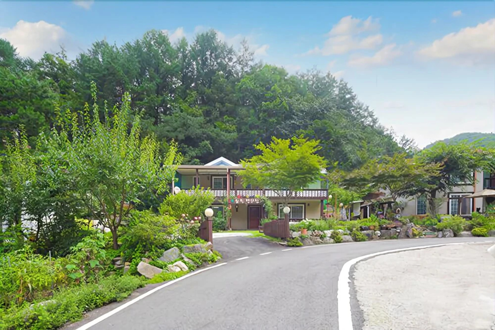 Yangpyeong Happy Village Forest House Pension
