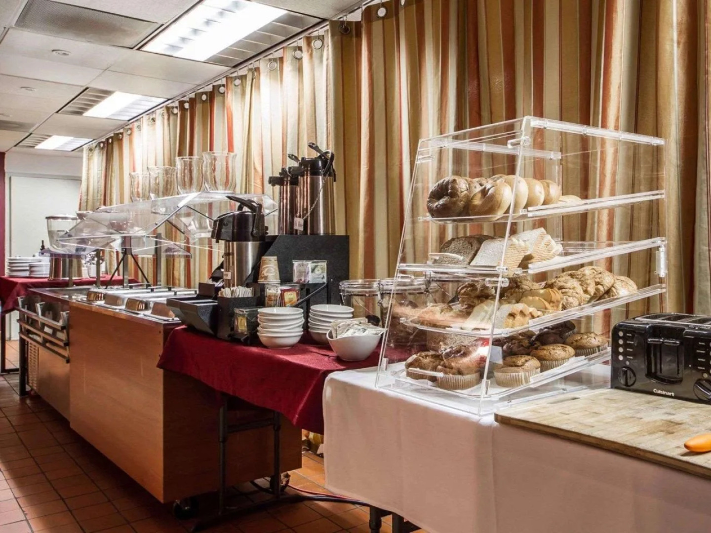 Ramada by Wyndham Oakland Downtown City Center