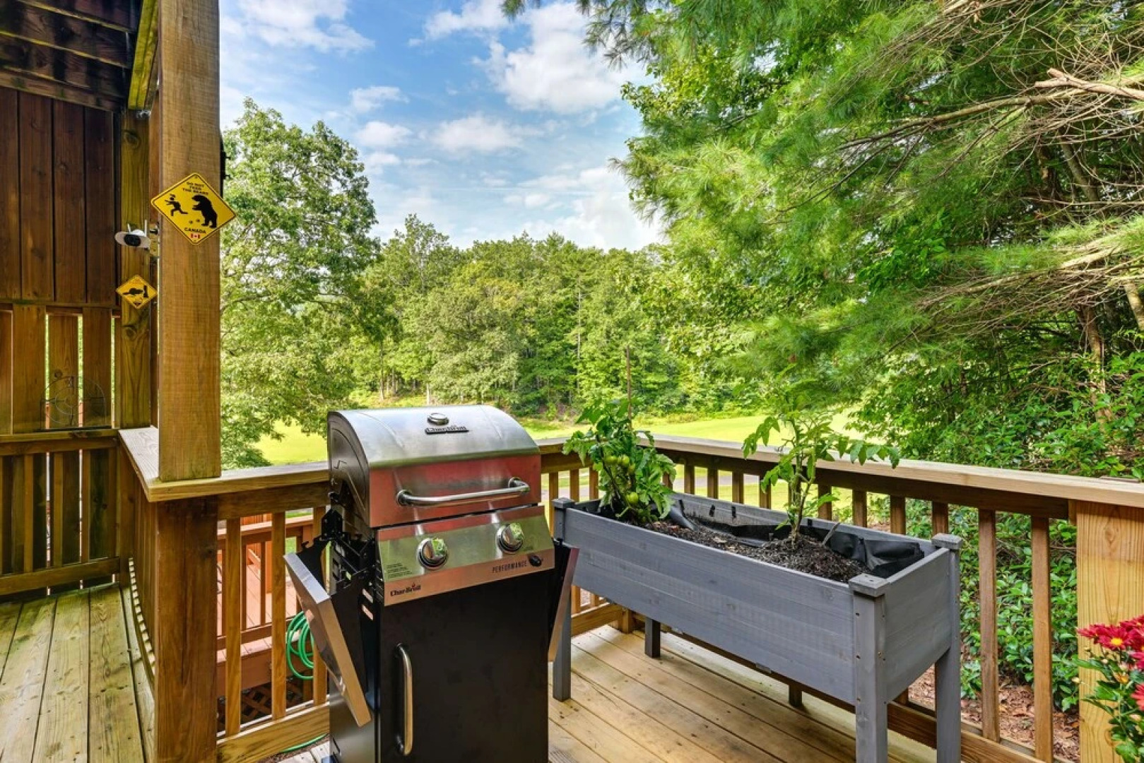 Sapphire Retreat Near Lakes, Trails & Waterfalls!