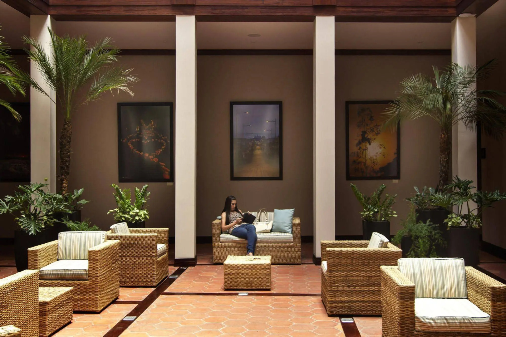 Parc Royale Suites Hotel