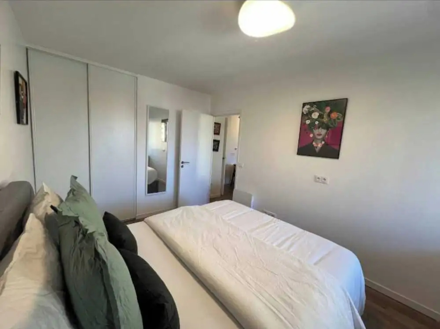 Flat With Balcony 4p/1bdr Near La Defense