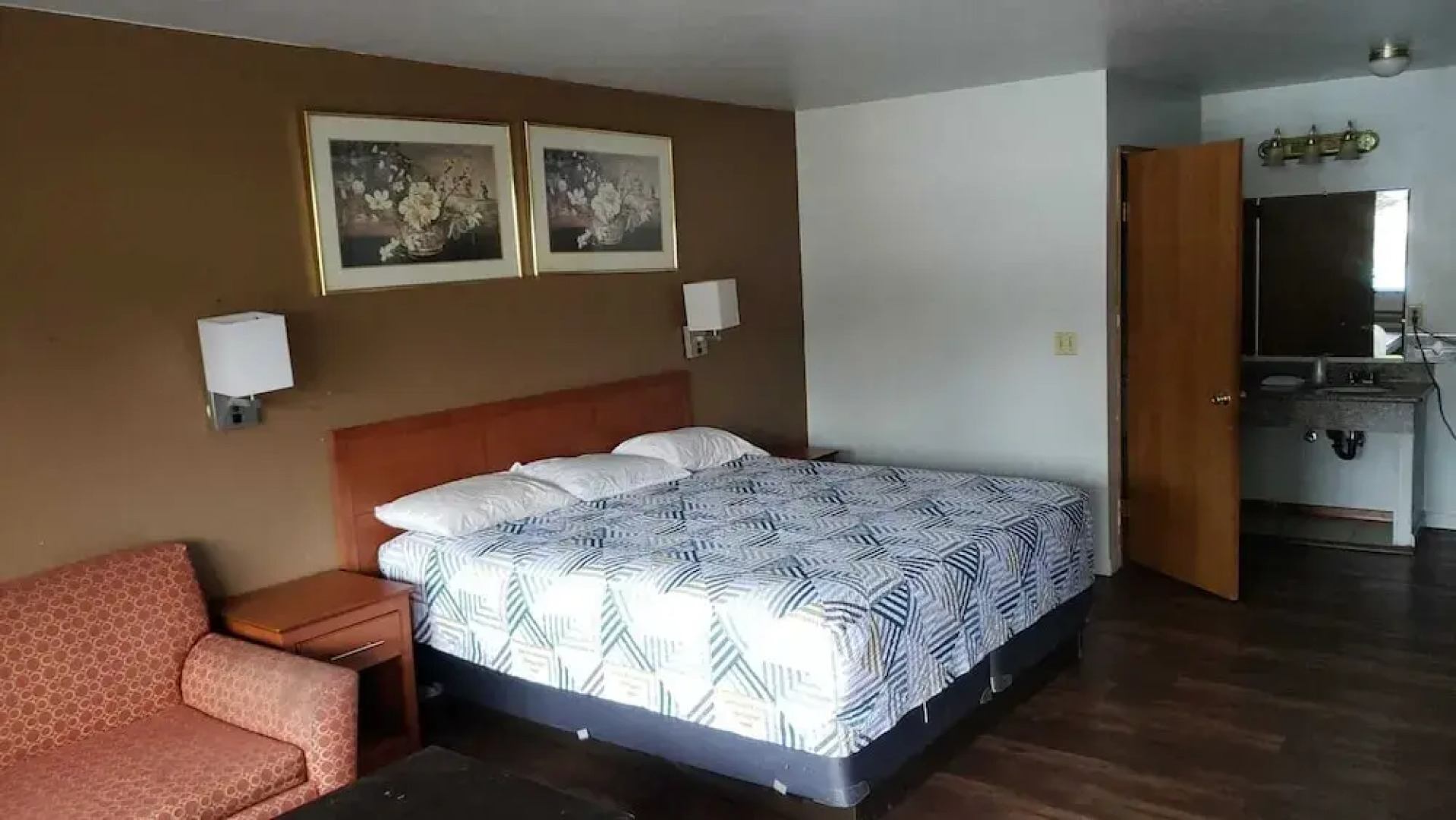 Hotel O Rama Inn & RV Park