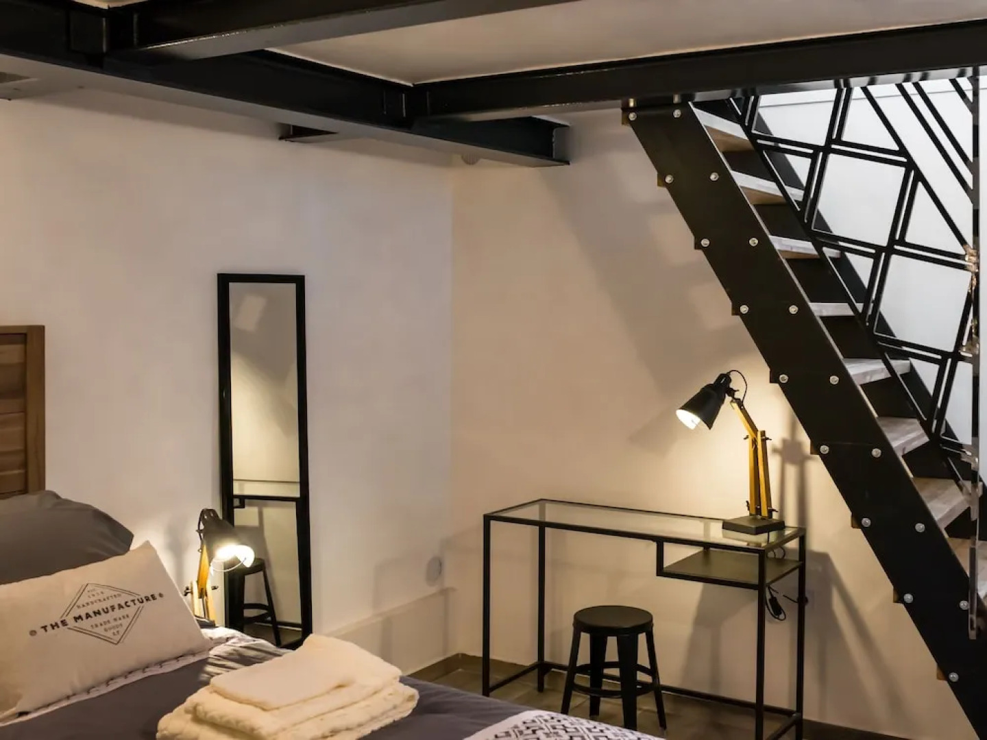 La Cle des Expos "In Paris"