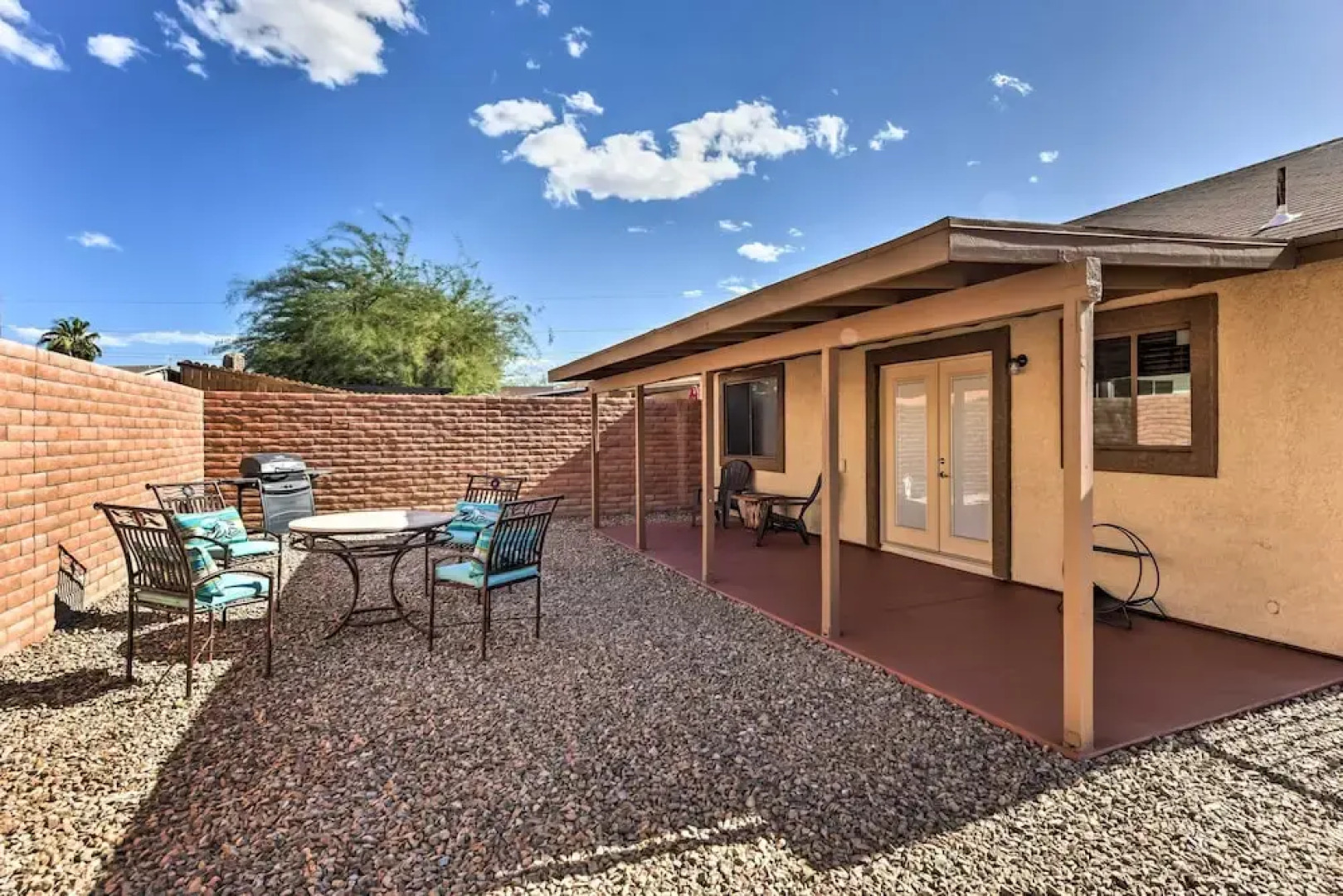 Family Home - Walk to Golf Course & Park