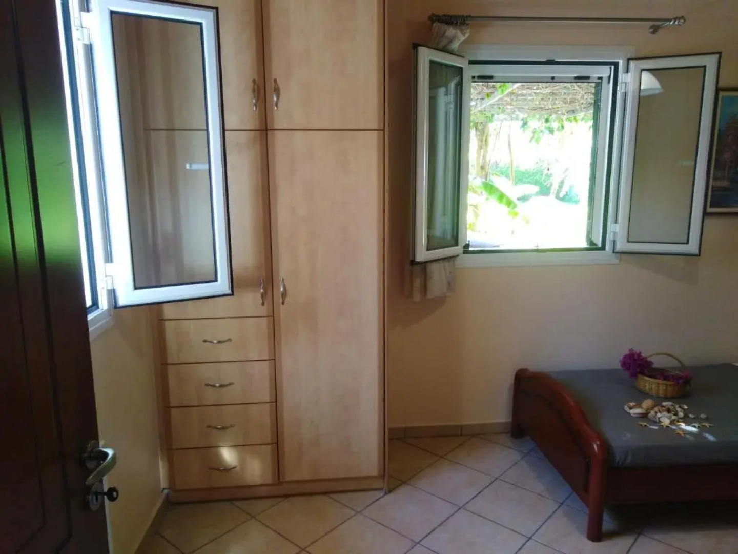 Golden sea villa (30 meters from the sea)