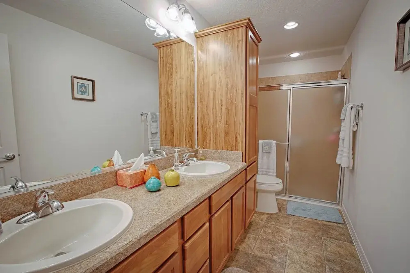 Waterbury Place Home 3 Bedroom by The VIR Group