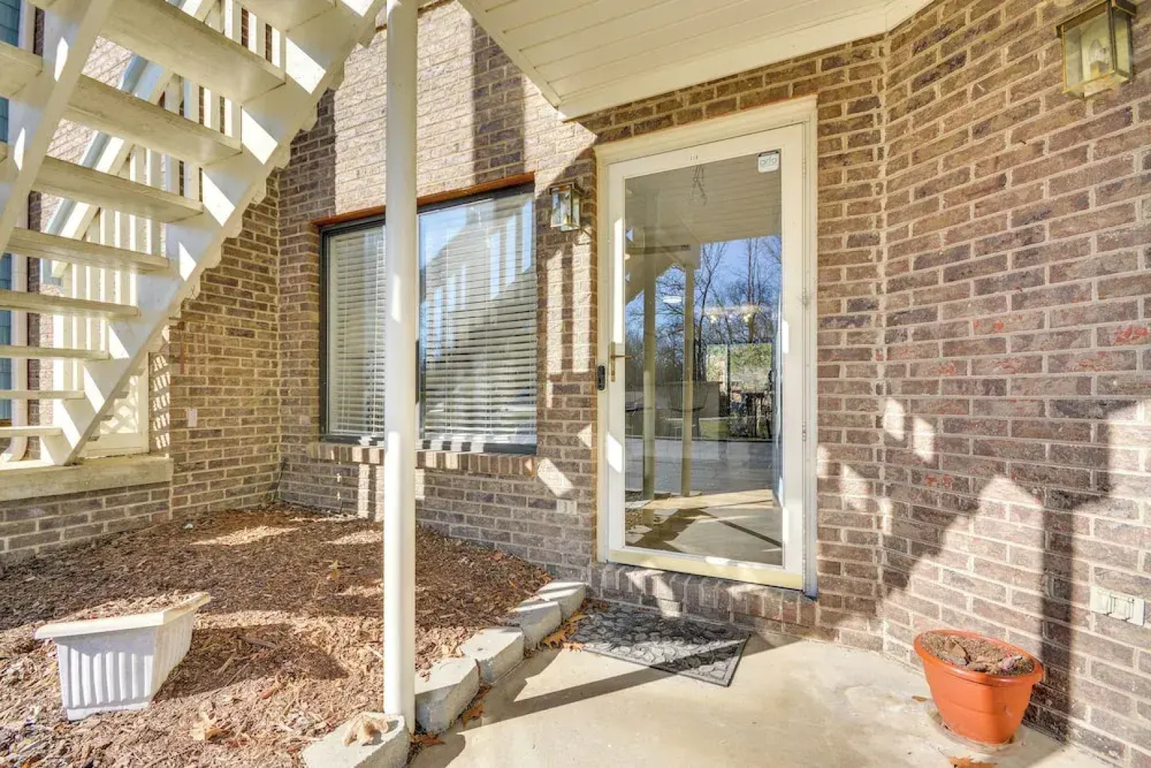 15 Mi to Greensboro: Archdale Condo w/ Fireplace