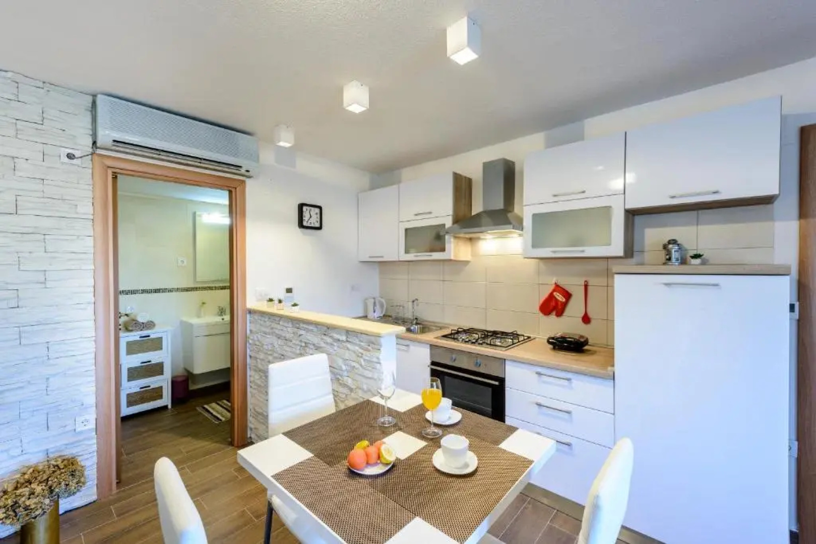 Apartment Mistral