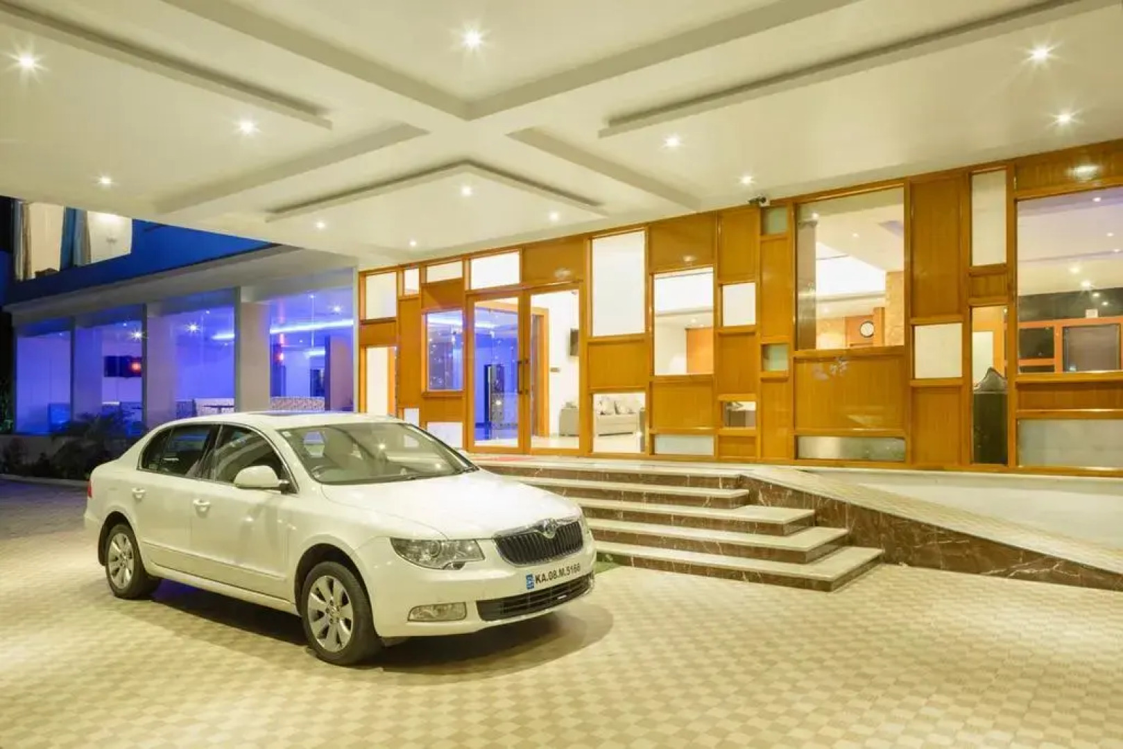 R G Hotels and Resort