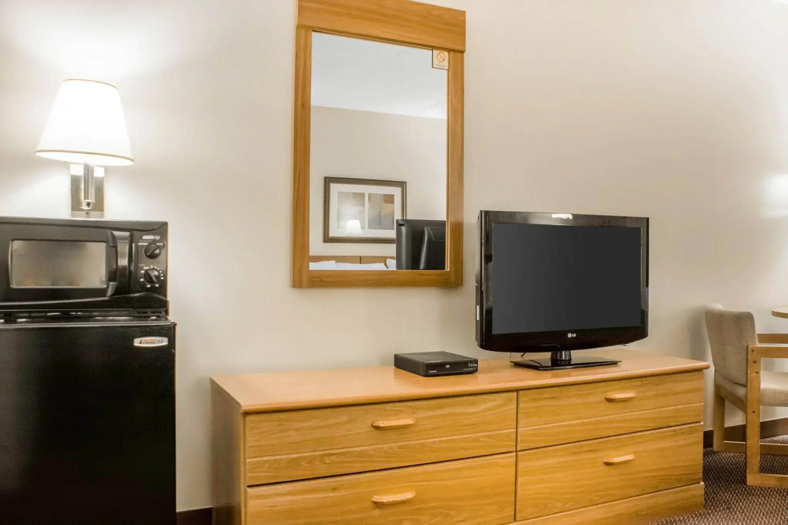 Econo Lodge Darien Lakes