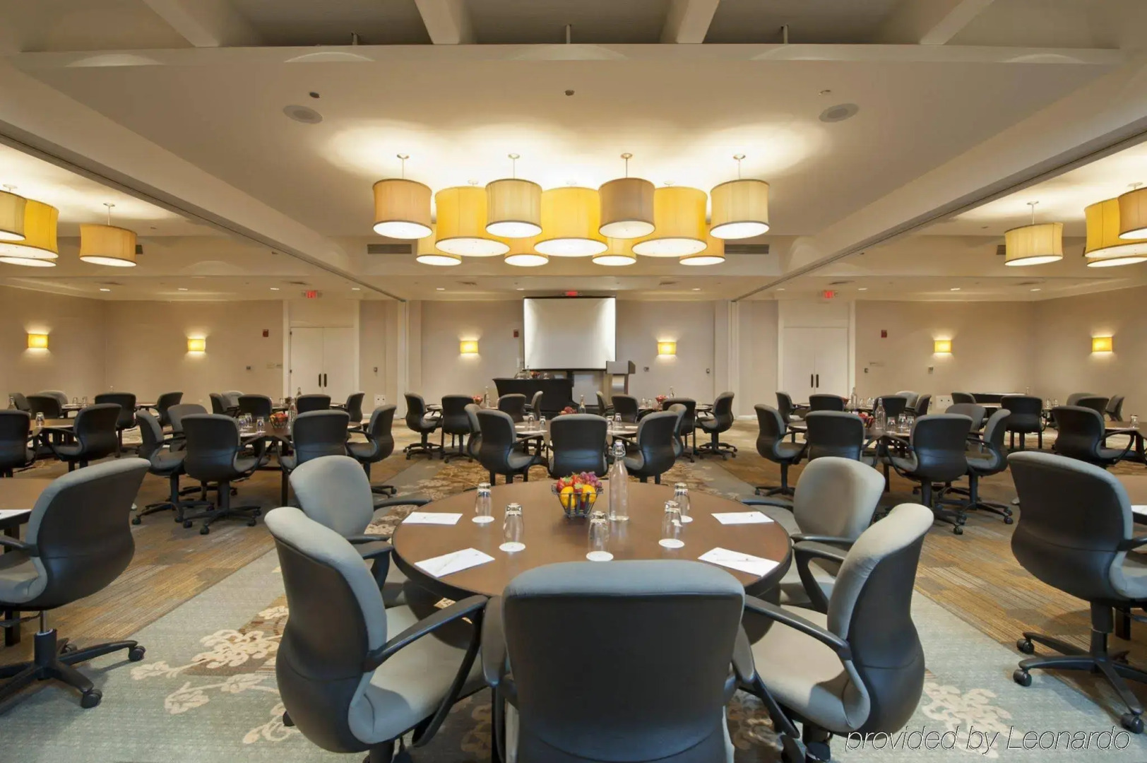 DoubleTree by Hilton Chicago - North Shore Conference Center
