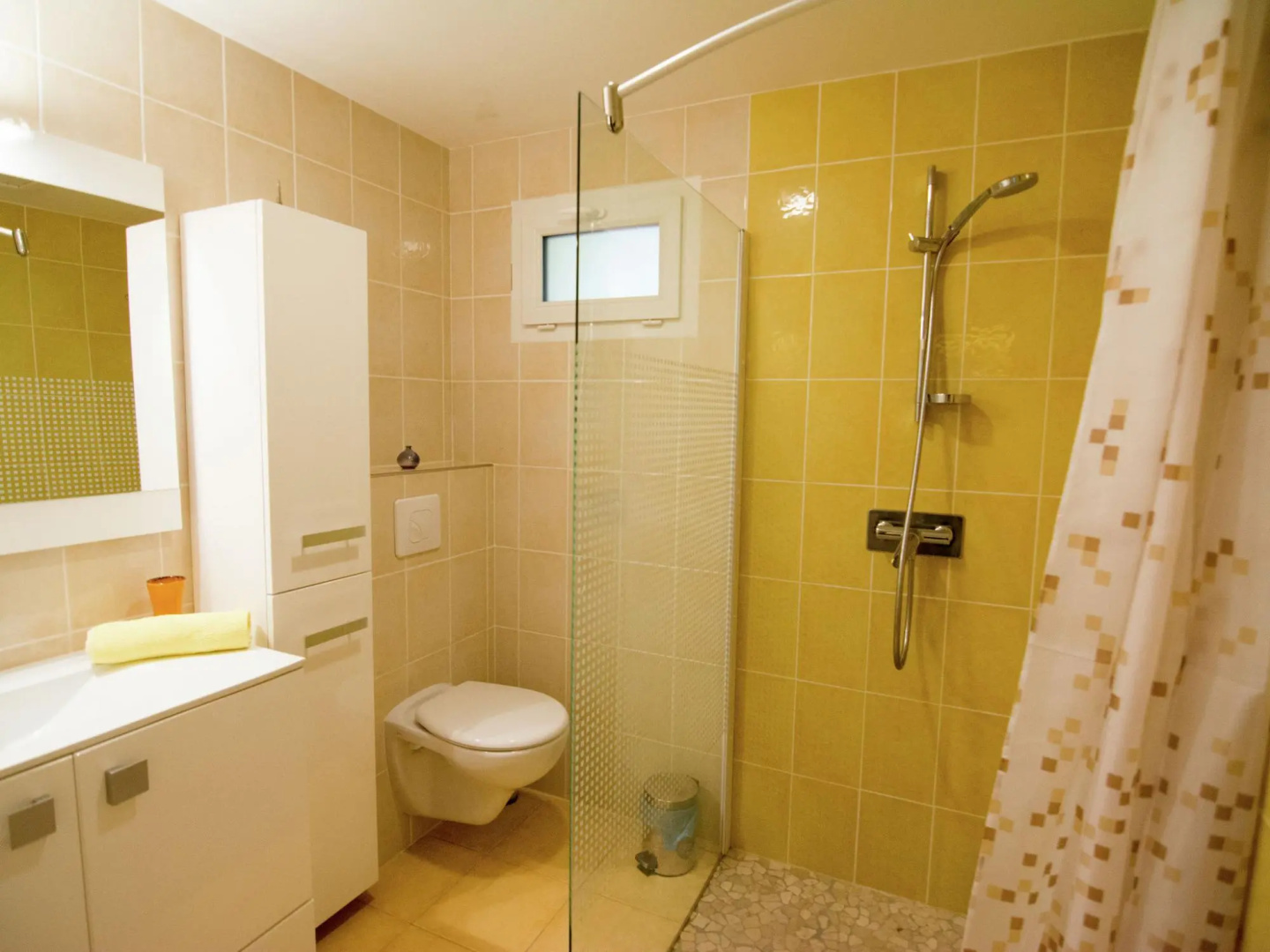 Beautiful holiday home with enclosed, private swimming pool near the village of Aubais.