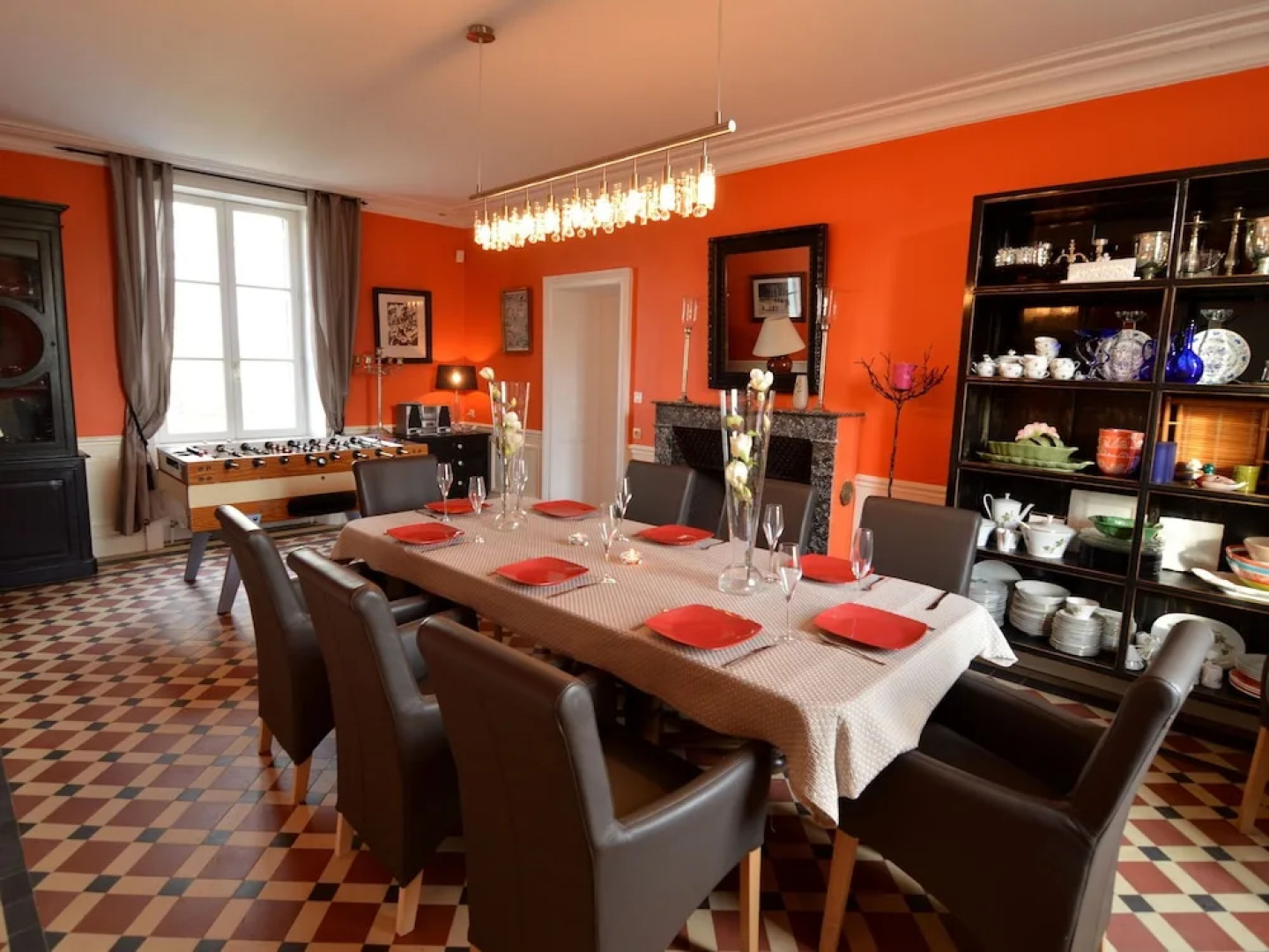 Mansion With all Modern Comforts, Swimming Pool, Large Garden and Stunning Views