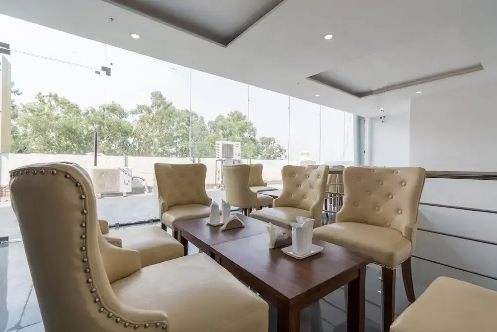 Capital O 44225 Neem Leaf