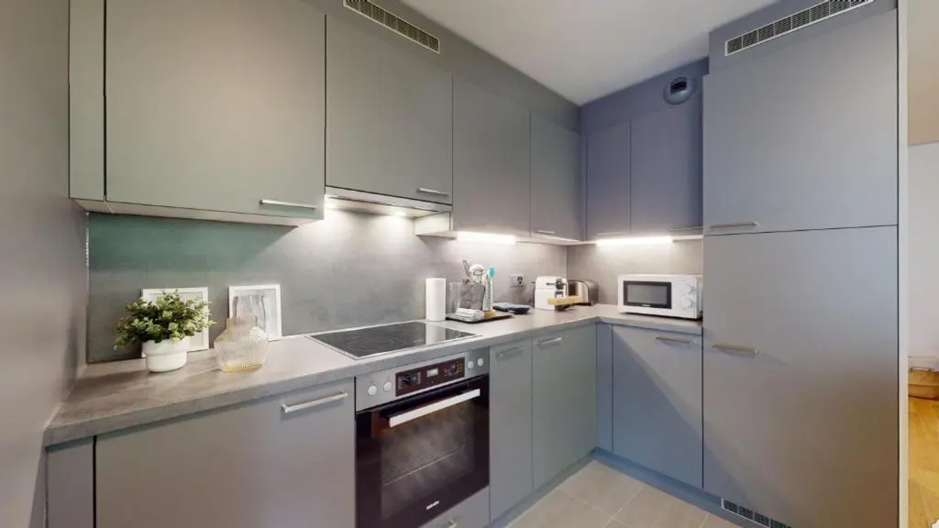 Sublime contemporary apartment in the city centre