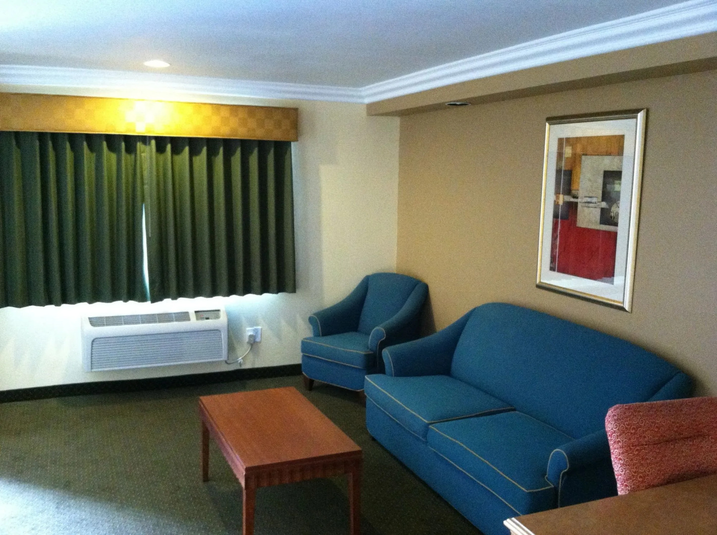 Walnut Inn & Suites West Covina