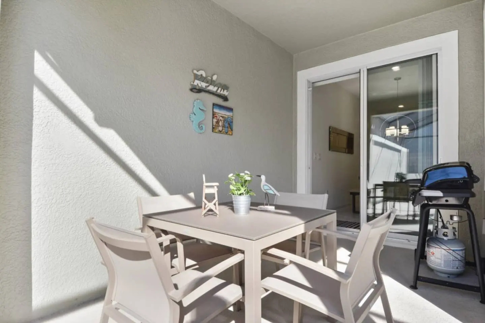 Super nice townhome near Disney with private pool