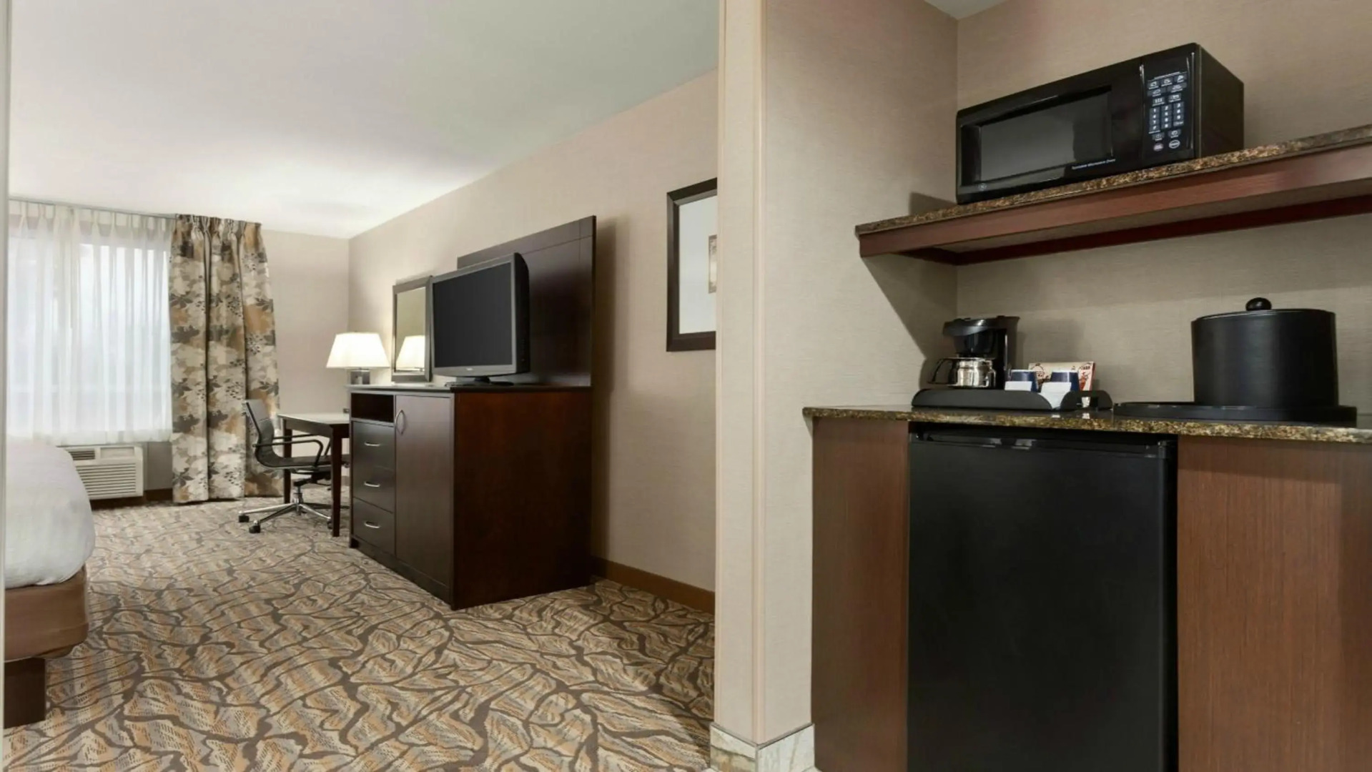 Sonesta Simply Suites Austin South