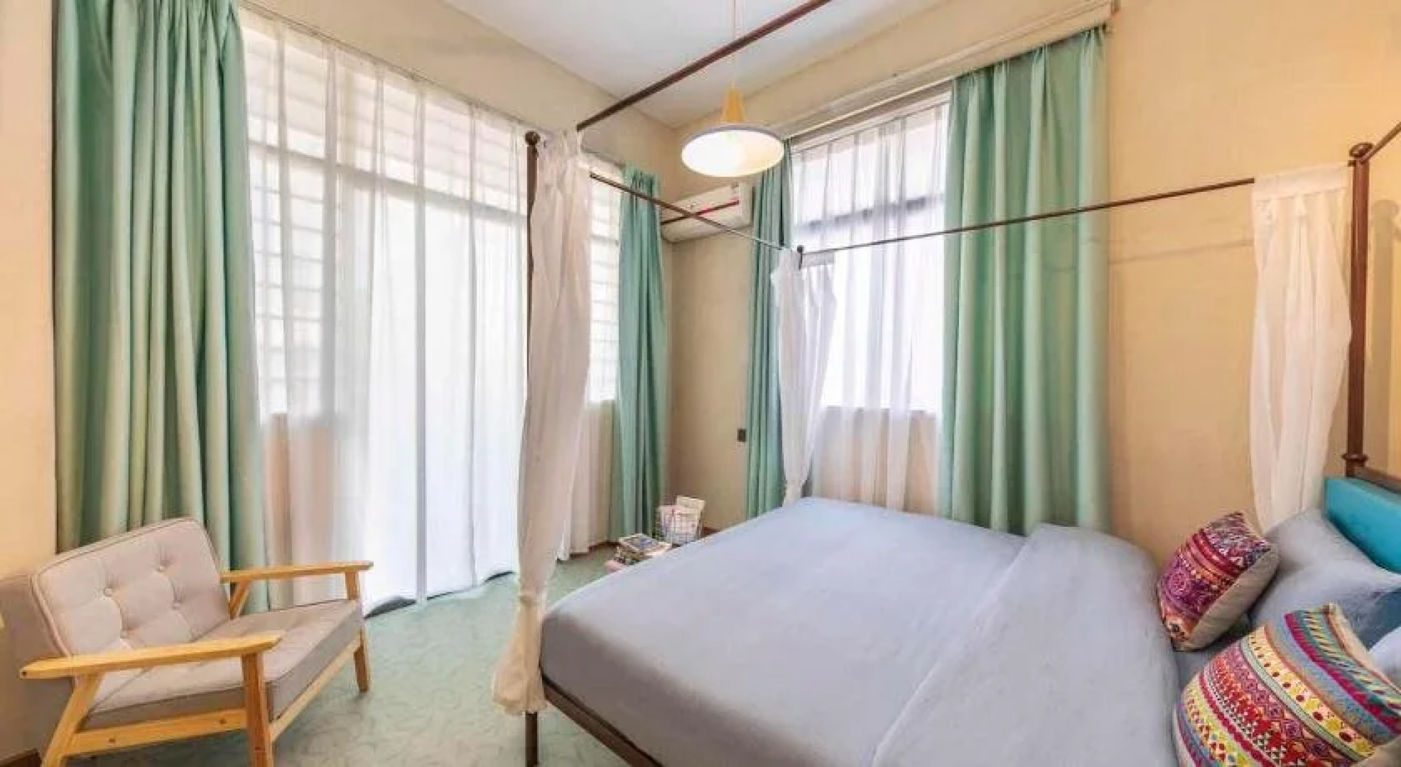 U-shore International Youth Hostel