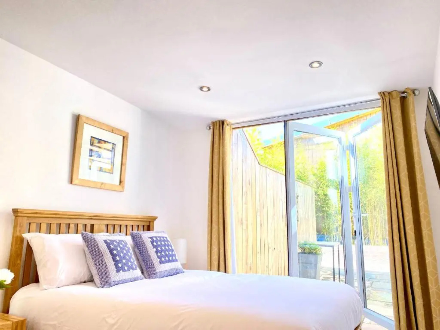 Amber Lodge Hickstead-B