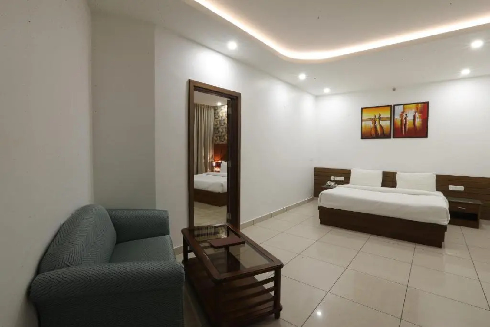 Grand Hotel Nawanshahr