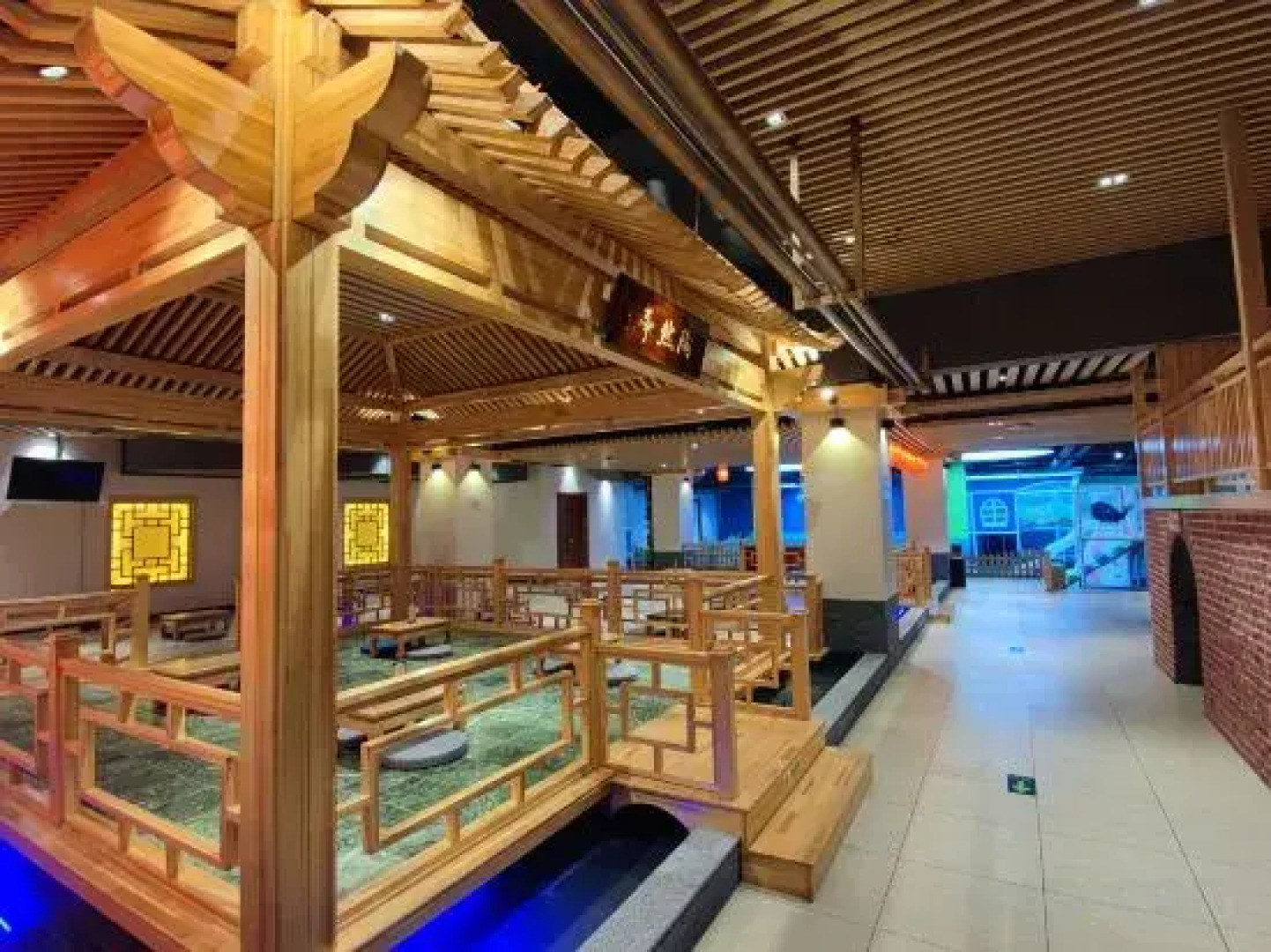 Fuxin Jiujun Hot Spring City Hotel