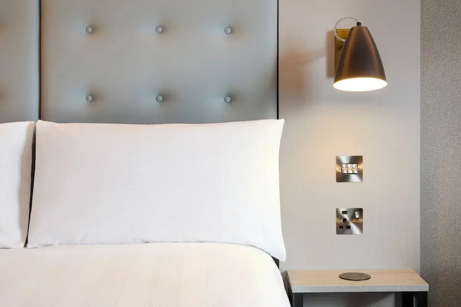 Premier Inn Bristol Parkway - M32