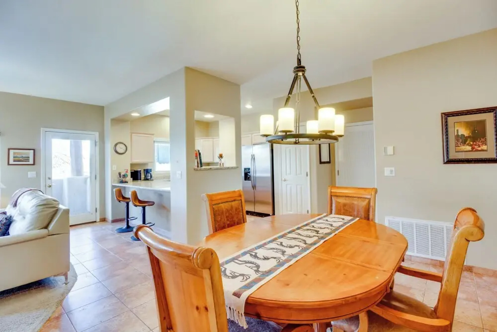 Oro Valley Condo w/ Community Pool: Near Hiking!