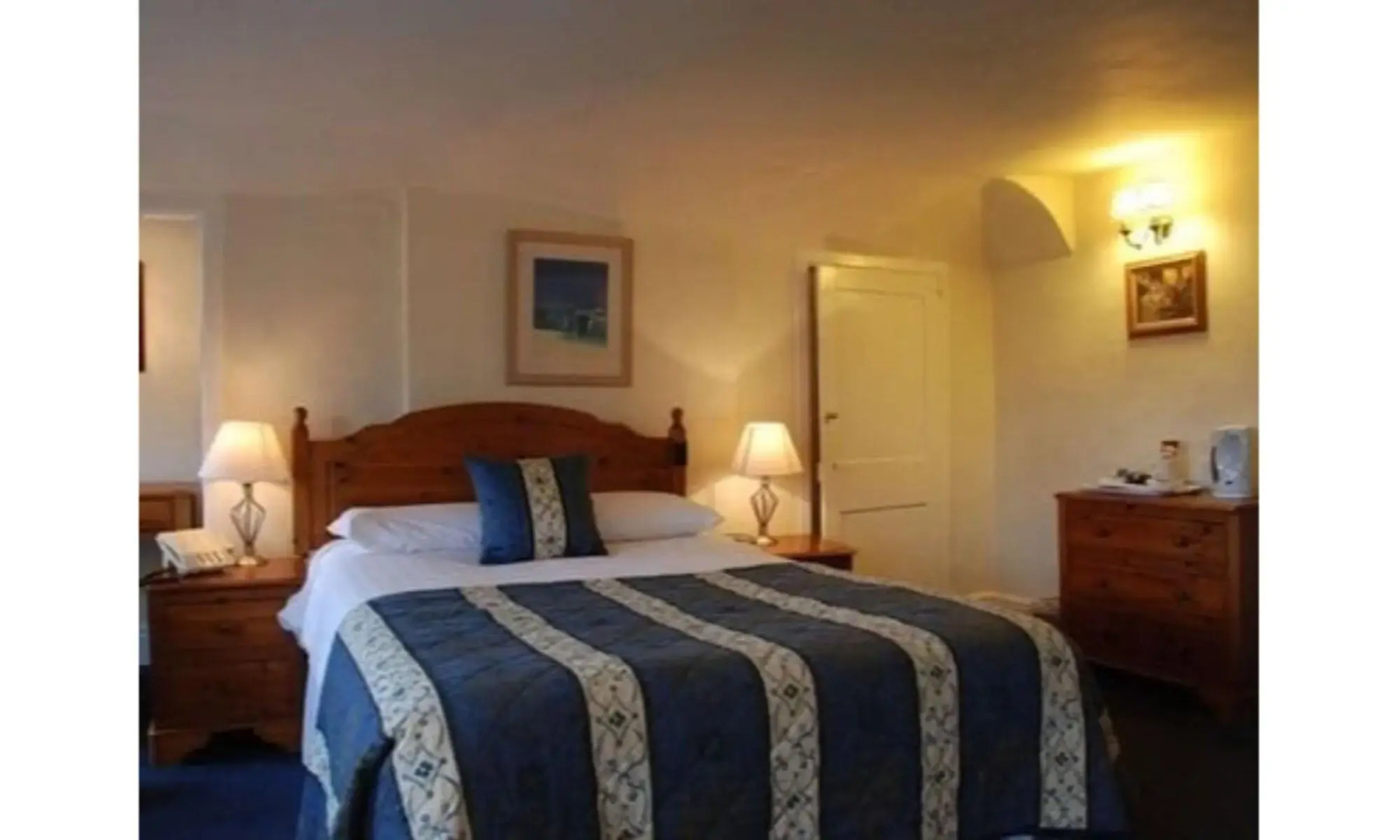 The Crown House Hotel