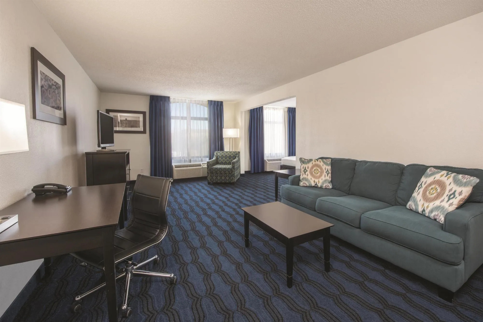 La Quinta Inn & Suites St. Louis Airport - Riverport