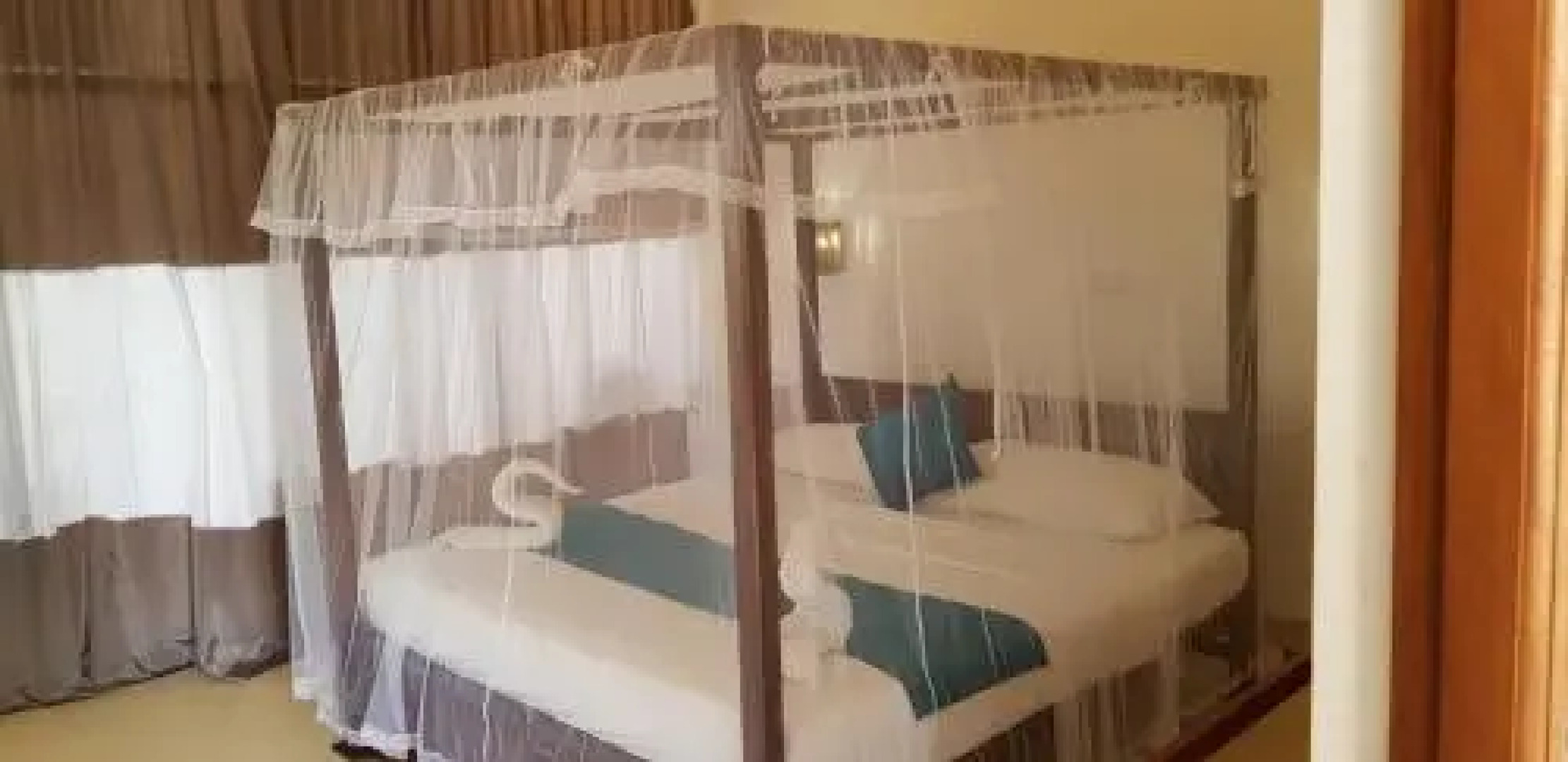 Mahinda Hotel and Restaurant