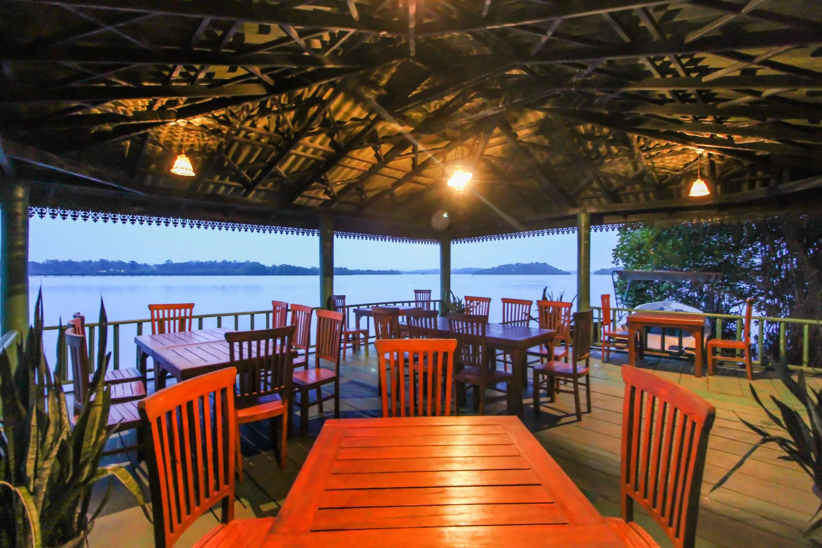OYO 396 Lotus Paradise Nature Resort