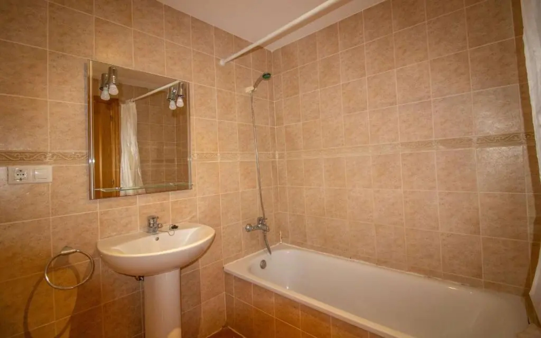 ADOSADO con jardin y piscina PALM BEACH 102 ALBERT VILLAS