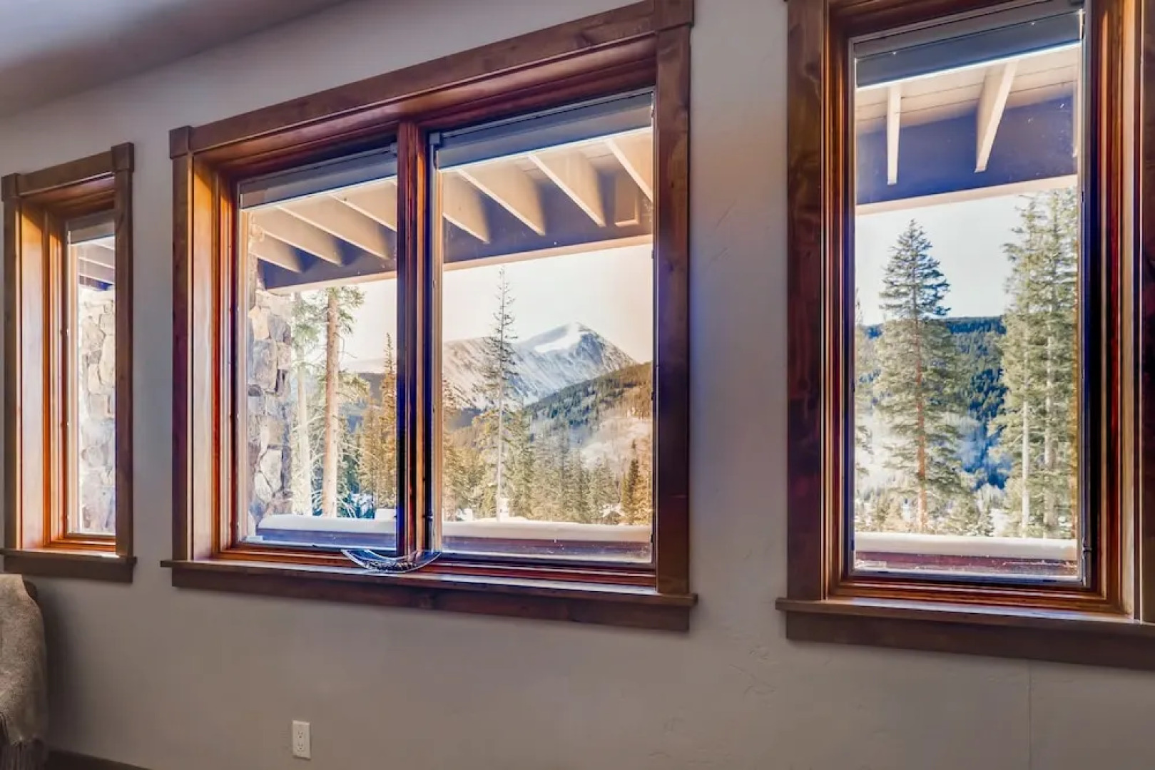 Opulent Breck Haven: Theater, Hot Tub, Billiards 7 Bedroom Home