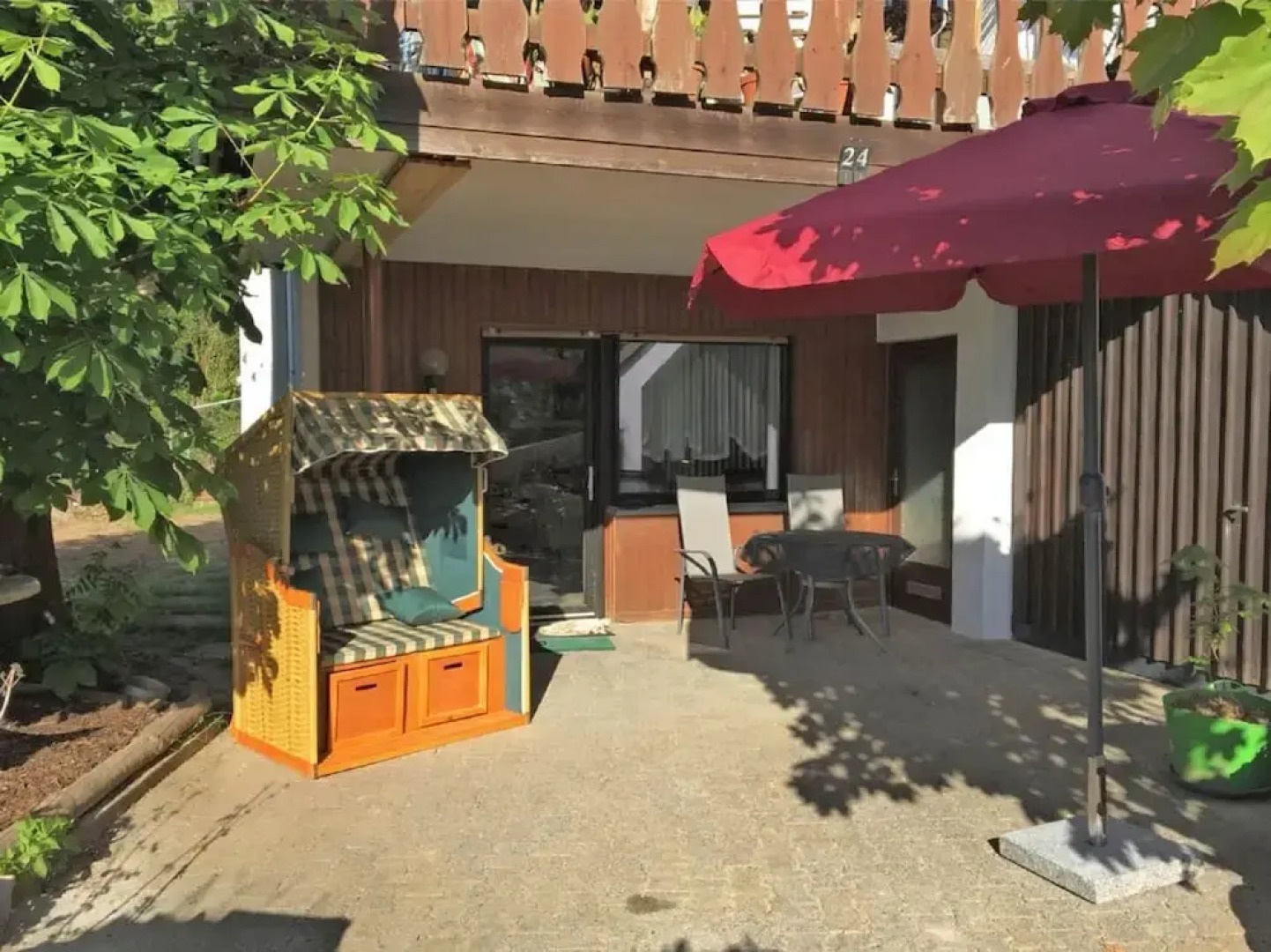 Apartment in Ellar With Garden