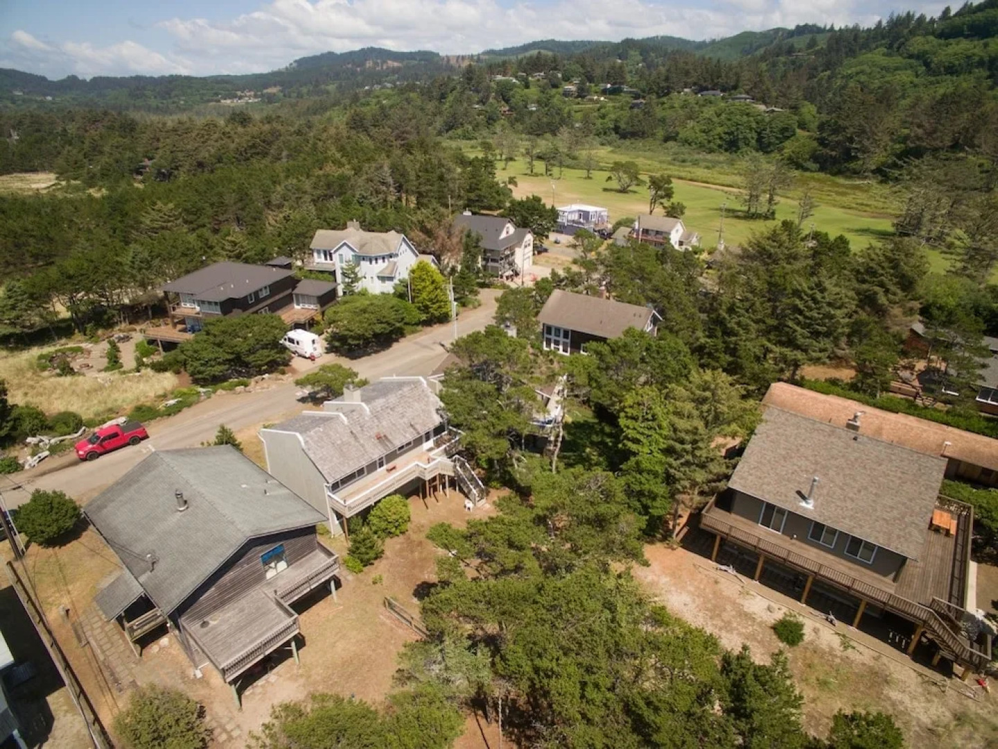 Neskowin Nest 4 Br home by RedAwning