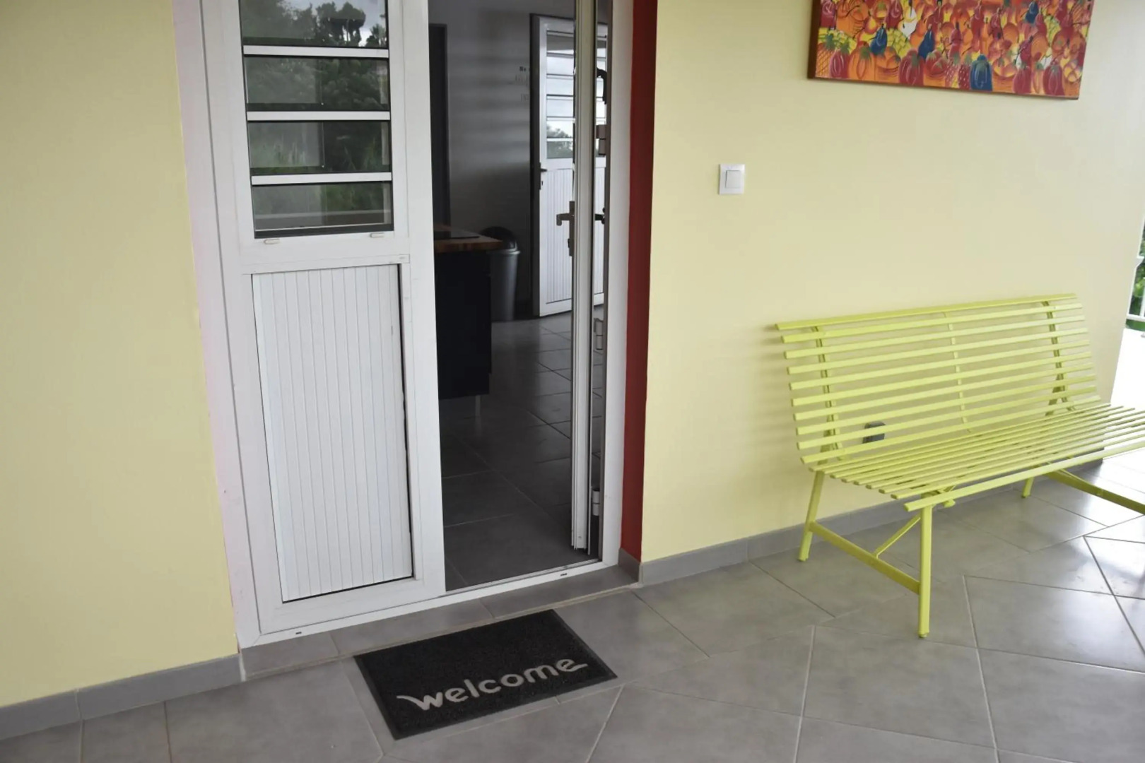 Haut de villa dans son écrin de verdure