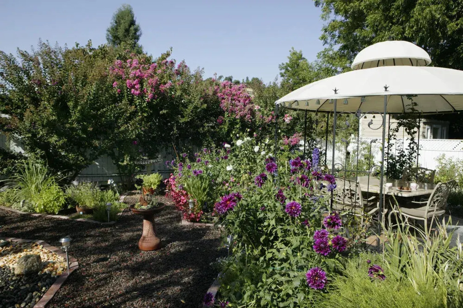 Kelley & Young Wine Garden Inn