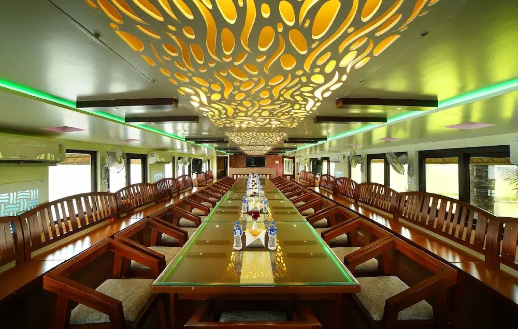 Best Kerala Houseboat