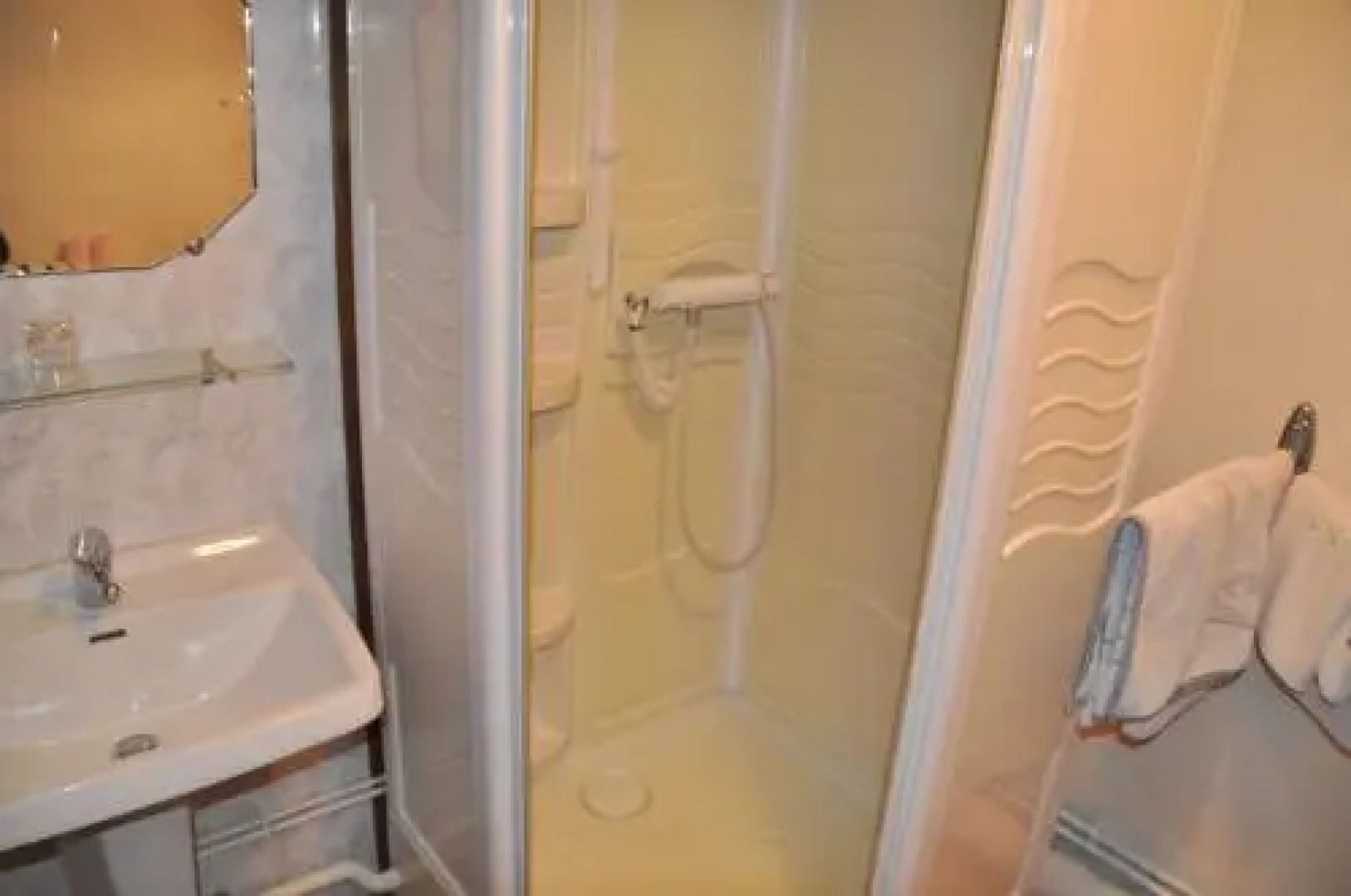 Le Gite Du Manoir d'Esneval