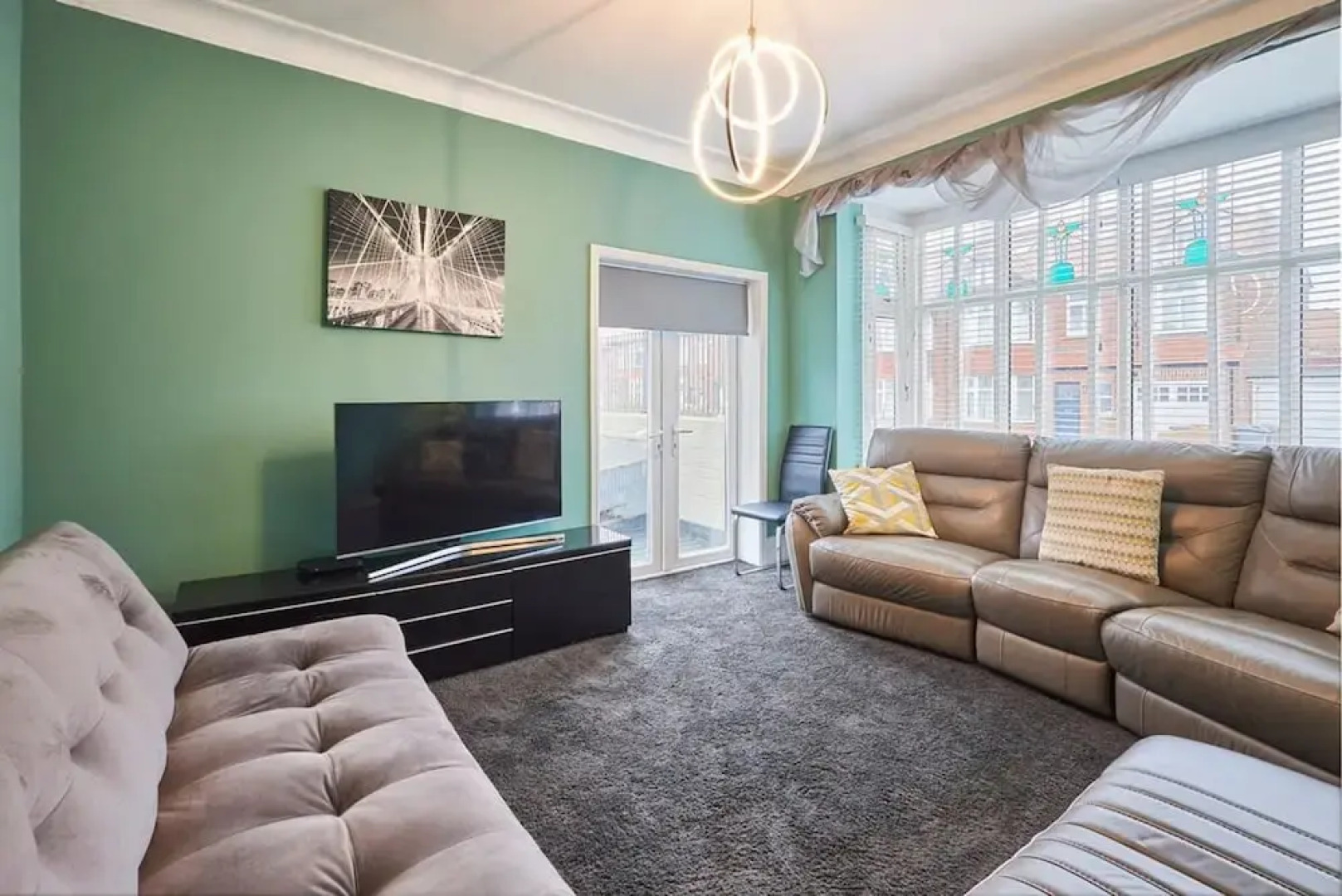 Host Stay Spire View House