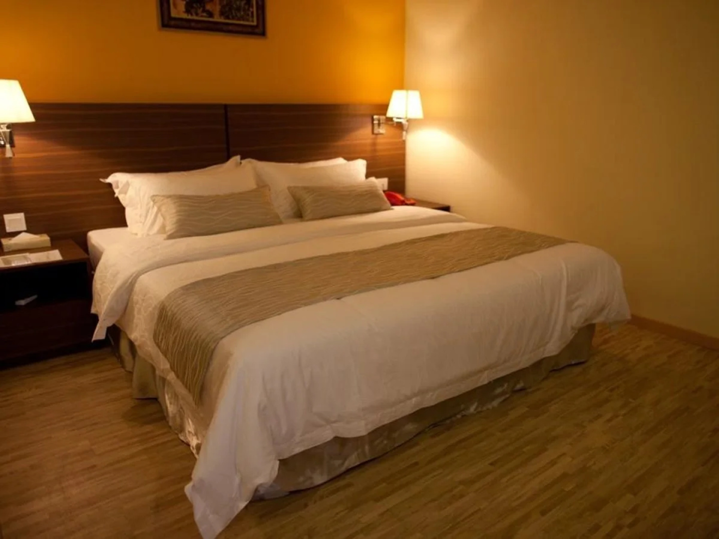 Pine Tree Hotel
