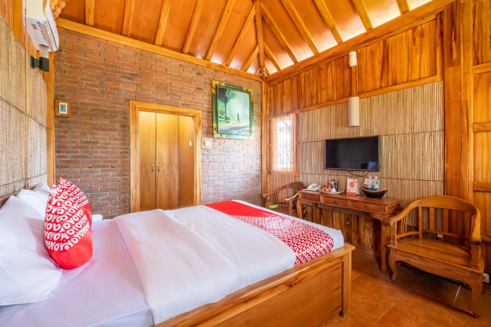 OYO 1347 Joglo Garut Cottage Syariah