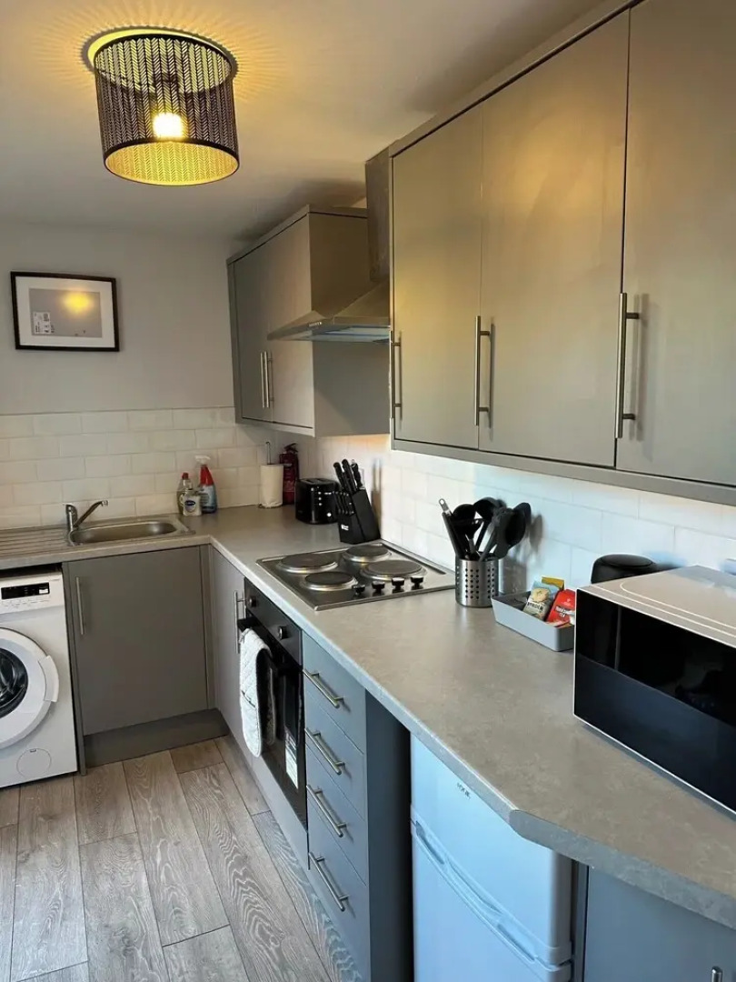 Storey Apartment - Downstairs 2bed Flat