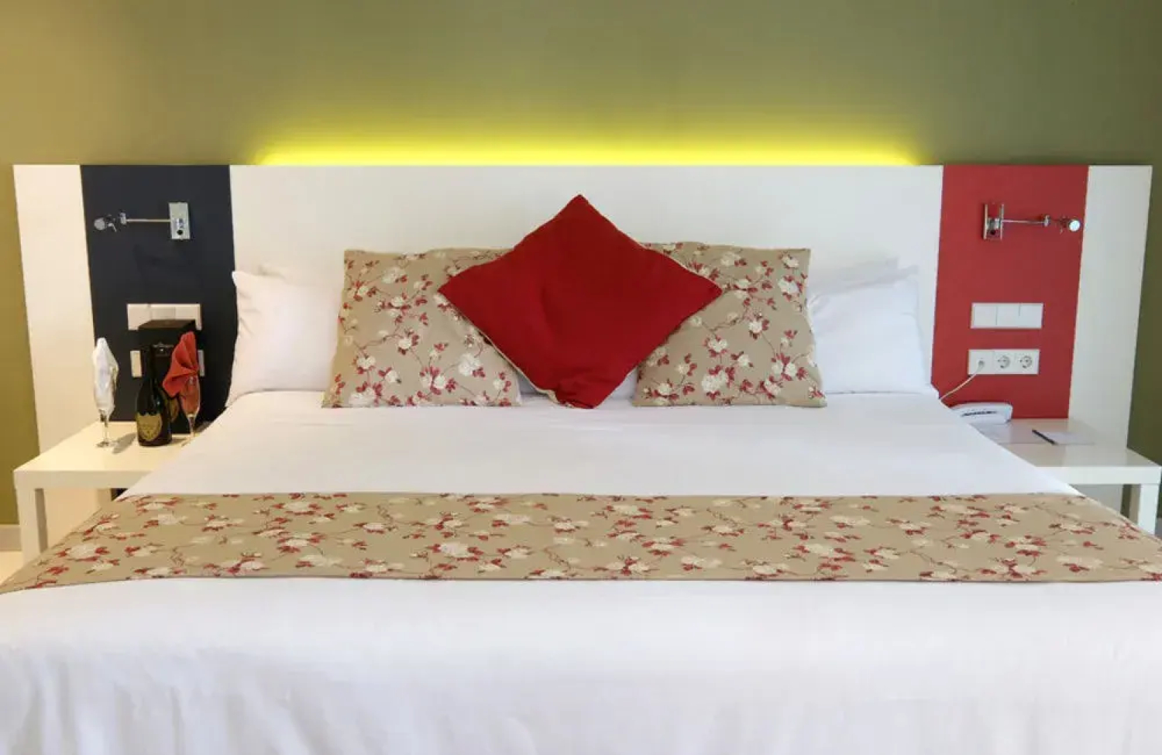 Magno Suites