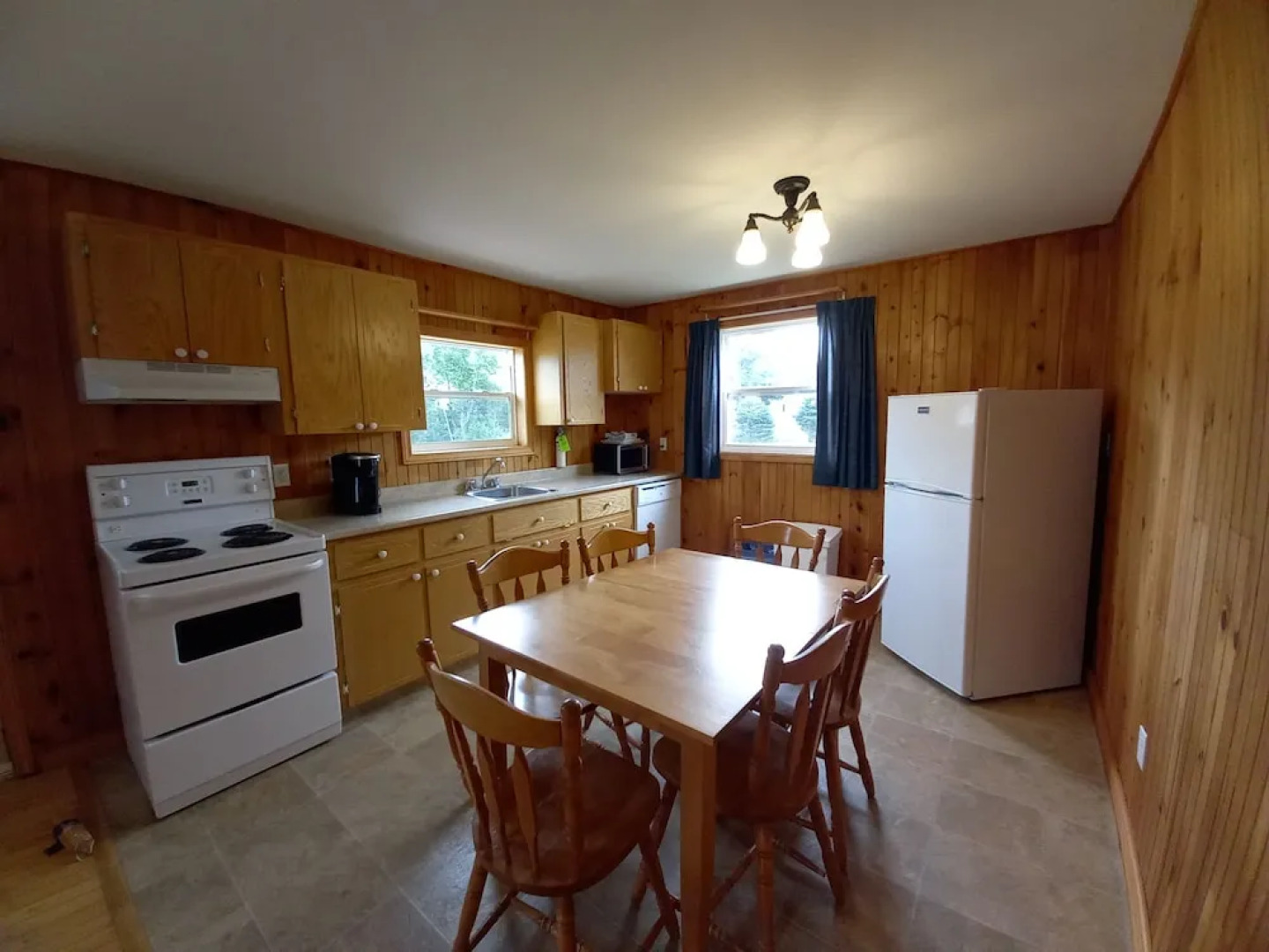 Anne's Windy Poplars Cottage Resort